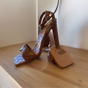 Forever Heels sandal shoes for Womens size #8/ brand New/taupe-brown/block heels